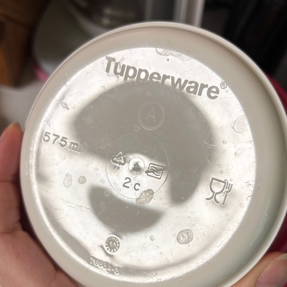 Hello Kitty Nested Tupperware Containers - Picture 3 of 13